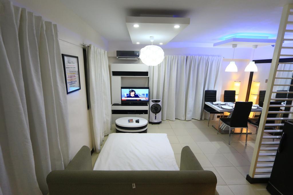 At Arista Place Residences *