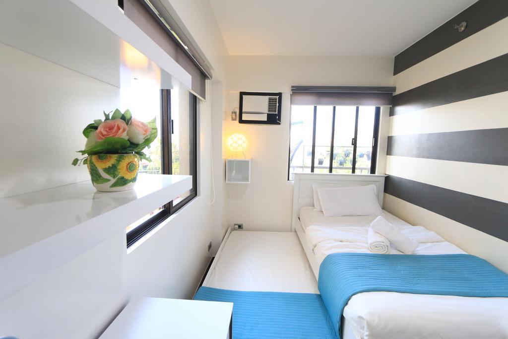 Apartment At Arista Place Residences *